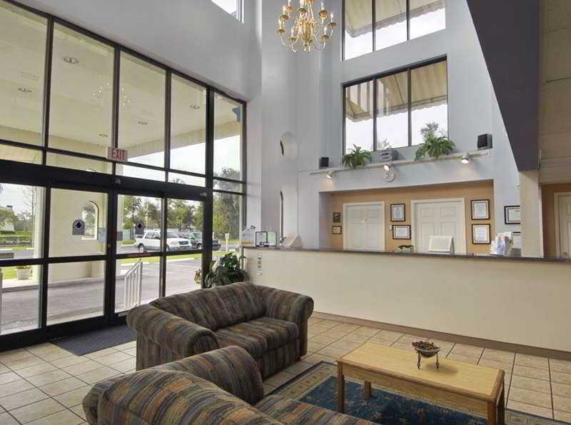 Howard Johnson By Wyndham Tropical Palms Кисими Екстериор снимка
